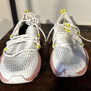 Sorel tennis shoes size 5.5